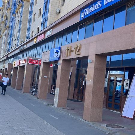 Уютная Квартира С Террасой В Сердце Столицы Lejlighed Taldykol Eksteriør billede